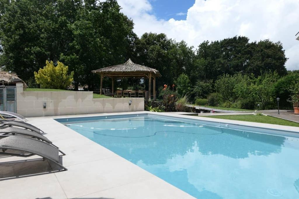 Villa Alba. Piscine grand jardin Hauts de Bordeaux Carignan-de-Bordeaux Exterior foto